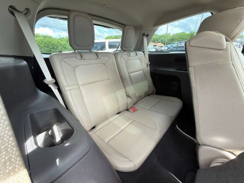 Used 2021 Lincoln Aviator Grand Touring w/ Elements Package Plus AWD/4WD image 11