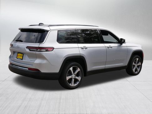 Used 2025 Jeep Grand Cherokee L Limited w/ Trailer Tow Package AWD/4WD image 7