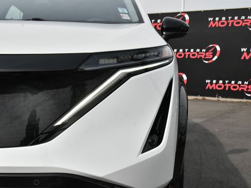 Used 2023 Nissan Ariya AWD image 11