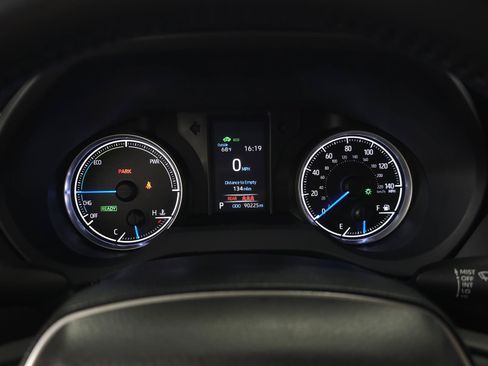 Used 2022 Toyota Venza LE AWD/4WD image 20
