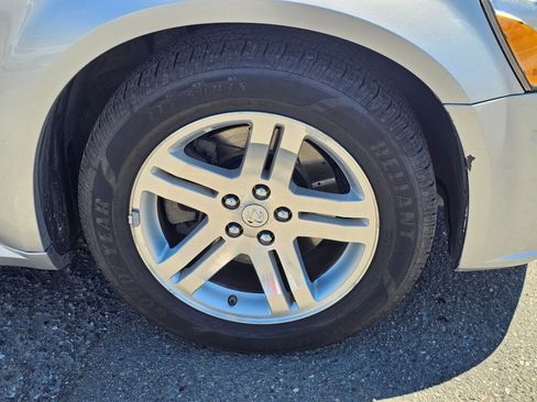 Used 2006 Dodge Magnum R/T RWD image 9