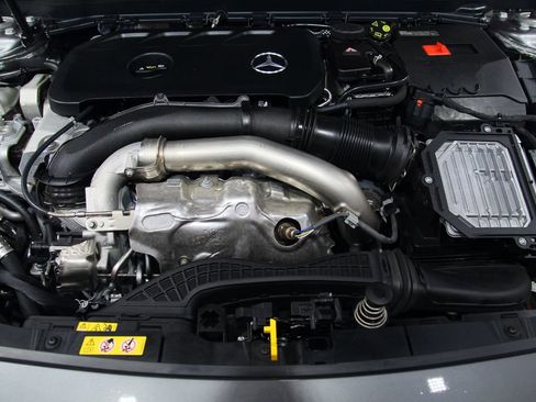 Certified 2025 Mercedes-Benz CLA 250 4MATIC image 32