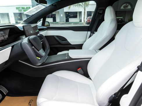 Used 2023 Tesla Model X AWD/4WD image 18