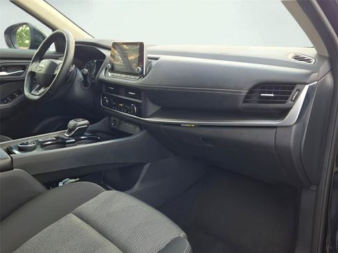 Used 2025 Nissan Rogue SV AWD/4WD image 6