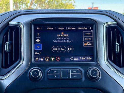 Used 2020 Chevrolet Silverado 1500 RST AWD/4WD image 18