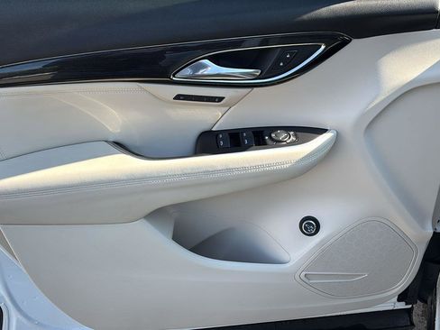 Used 2023 Buick Envision Essence image 14