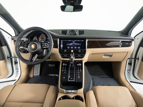 New 2026 Porsche Macan AWD/4WD image 33