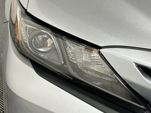 Used 2024 Toyota Camry SE image 9