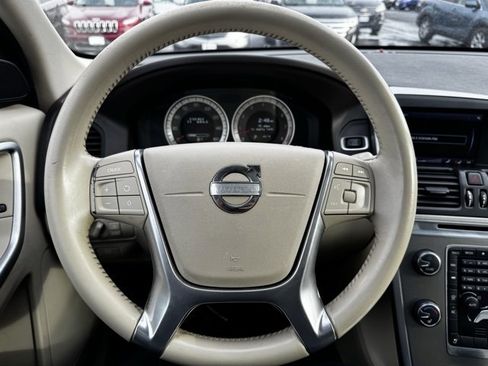 Used 2011 Volvo XC60 T6 image 21
