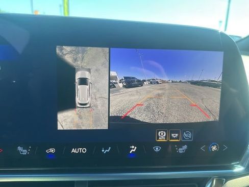 New 2026 Chevrolet Equinox EV LT image 24