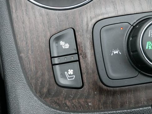 Used 2023 GMC Acadia Denali w/ Denali Ultimate Package AWD/4WD image 23