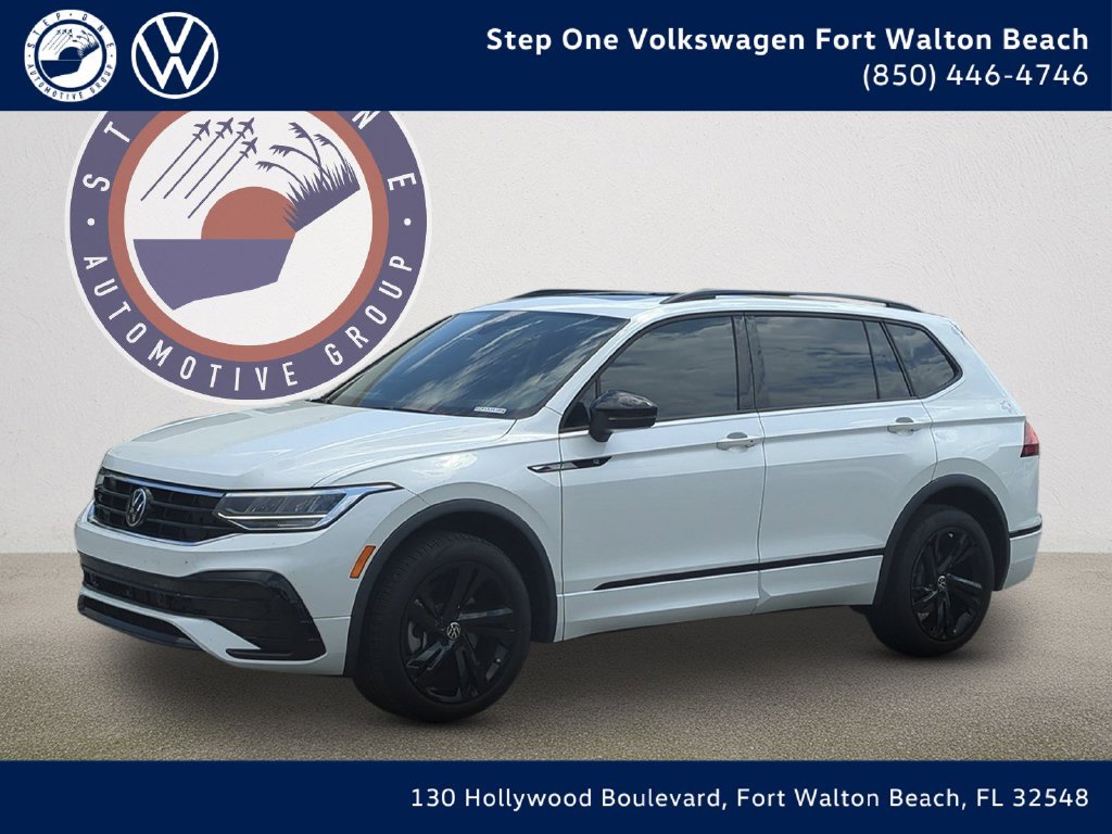 Certified 2023 Volkswagen Tiguan SE R-Line FWD image 1
