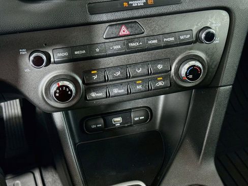 Used 2021 Kia Sportage LX FWD image 14