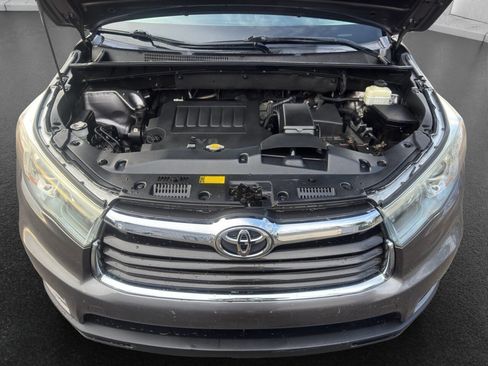 Used 2015 Toyota Highlander Limited image 19