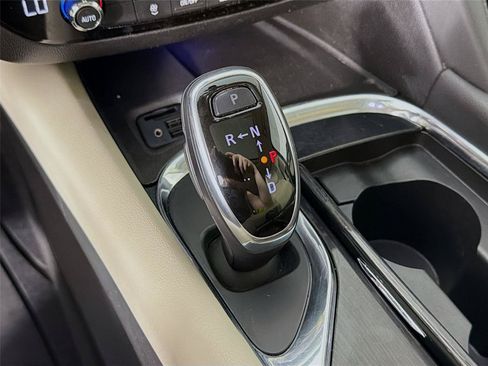 Used 2020 Buick Enclave Essence w/ Sound and Sites Package AWD/4WD image 22