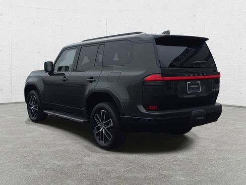 Used 2024 Lexus GX 550 w/ Cold Area Package image 7