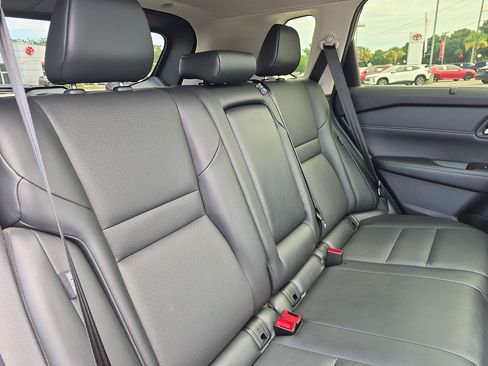 Used 2025 Nissan Rogue SV w/ SV Premium Package FWD image 32