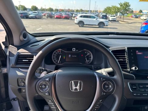 Used 2023 Honda Ridgeline Sport image 13