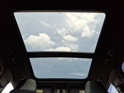 Certified 2023 Volvo XC40 Recharge Ultimate AWD/4WD image 23