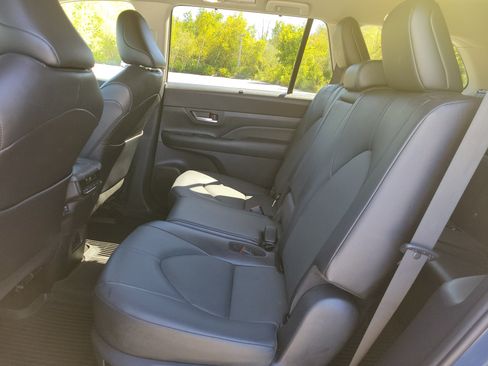 Used 2025 Toyota Grand Highlander AWD Hybrid image 16