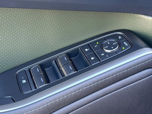 Used 2025 Lexus GX 550 image 13