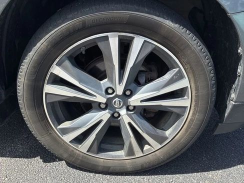 Used 2018 Nissan Pathfinder Platinum w/ Cargo Package AWD/4WD image 11