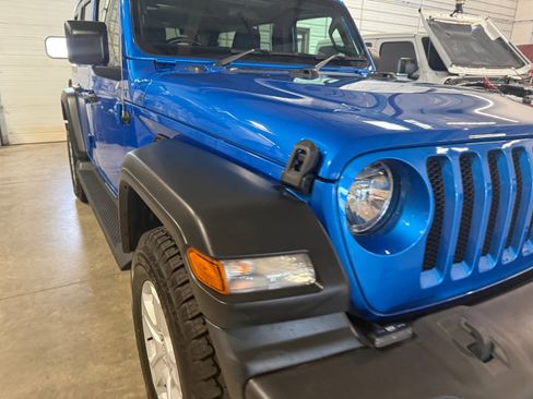 Used 2022 Jeep Wrangler Unlimited Sport w/ Cold Weather Group AWD/4WD image 5