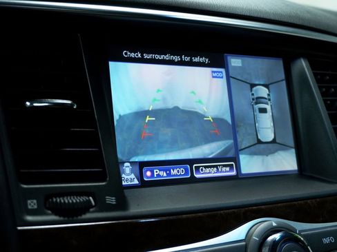 Used 2017 INFINITI QX80 4WD w/ Driver Assistance Package image 30