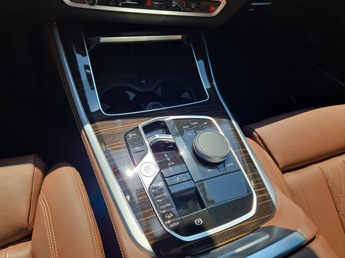 Used 2024 BMW X5 xDrive40i w/ Premium Package AWD/4WD image 22