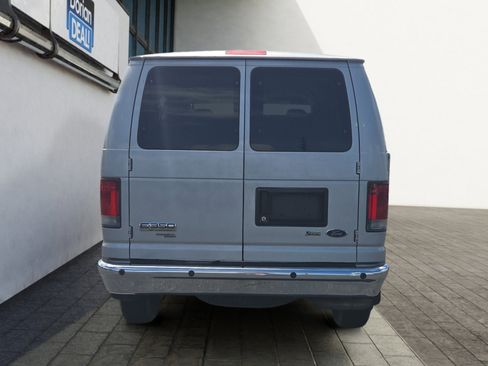 Used 2013 Ford E-350 and Econoline 350 XLT RWD image 4