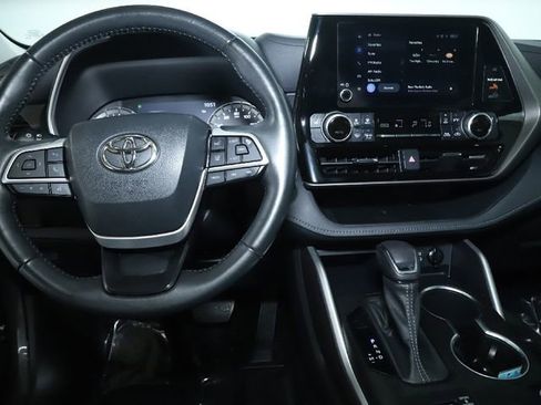 Used 2023 Toyota Highlander Limited image 42