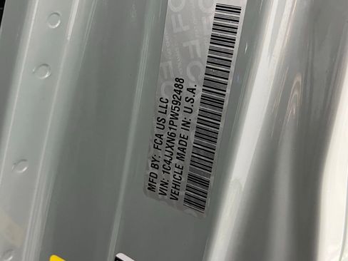 Used 2023 Jeep Wrangler Unlimited w/ Cold Weather Group image 38