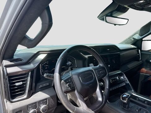 Used 2025 GMC Sierra 1500 Denali Ultimate AWD/4WD image 13