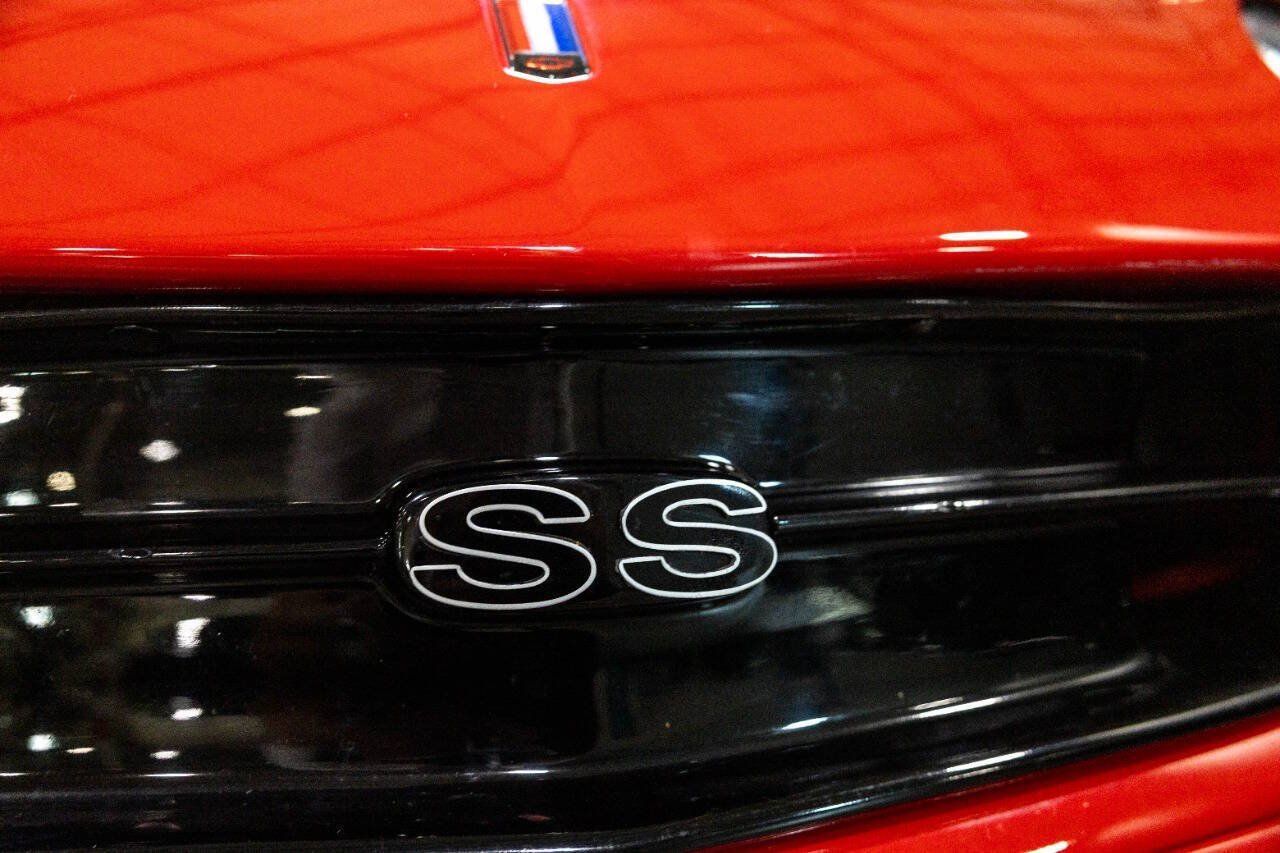 Used 2002 Chevrolet Camaro Z28 w/ SS Performance/Appearance Pkg RWD image 34