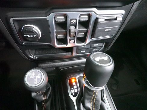 Used 2023 Jeep Wrangler Unlimited Sahara AWD/4WD image 18