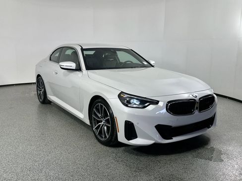 Used 2022 BMW 230i Coupe w/ Convenience Package image 4