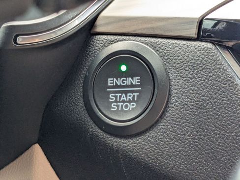 Used 2020 Ford Escape Titanium AWD/4WD image 18