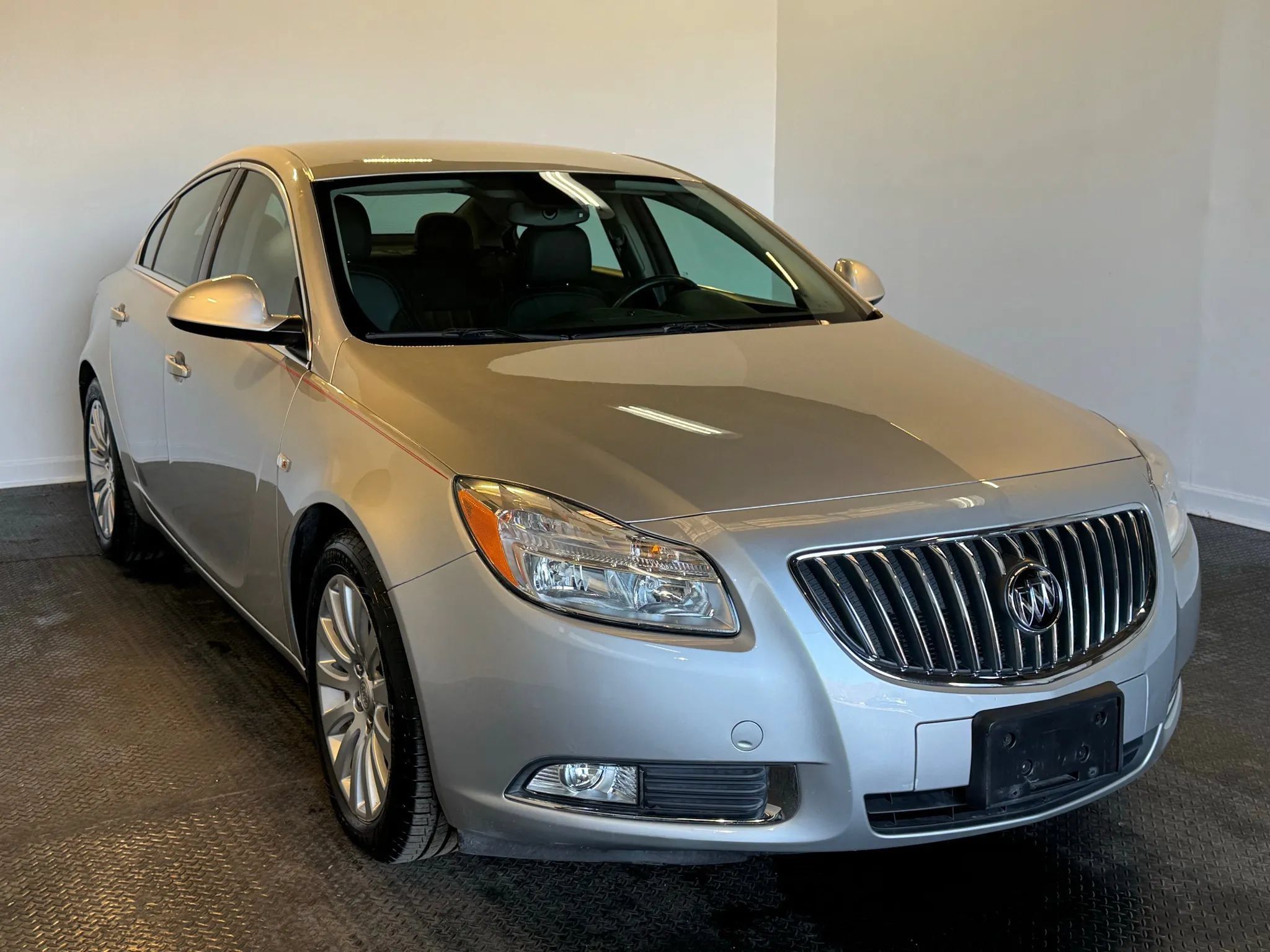 Used 2011 Buick Regal CXL FWD image 3