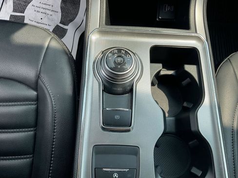 Used 2022 Ford Edge SEL image 18