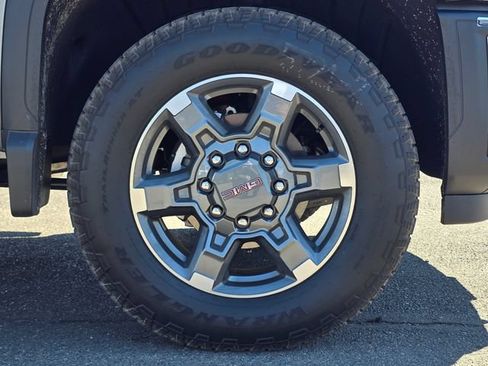 Used 2026 GMC Sierra 3500 SLT w/ SLT Premium Package AWD/4WD image 9