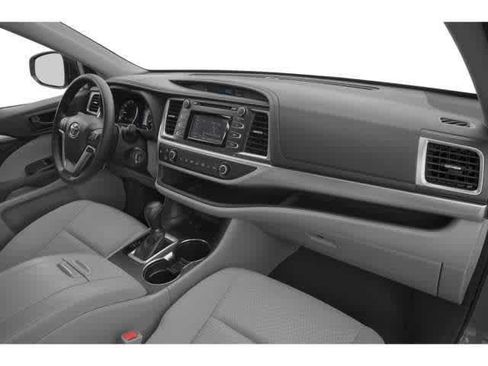 Used 2019 Toyota Highlander Plus image 10