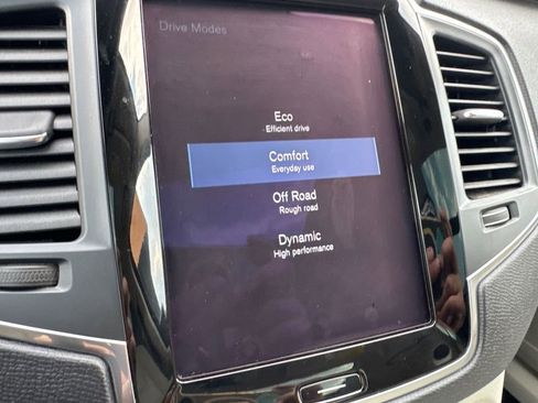 Used 2016 Volvo XC90 T5 Momentum image 33