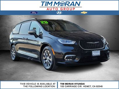 Used 2023 Chrysler Pacifica Pinnacle