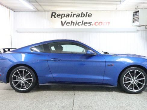 Used 2018 Ford Mustang Coupe w/ Equipment Group 101A RWD image 4