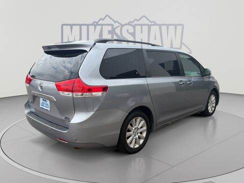 Used 2014 Toyota Sienna Limited w/ Limited Premium Package AWD/4WD image 5