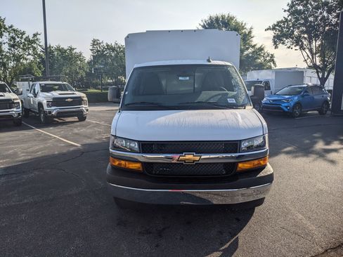 New 2025 Chevrolet Express 3500 w/ Power Convenience Package image 2