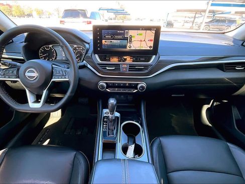 Used 2024 Nissan Altima 2.5 SR w/ SR Premium Package image 16