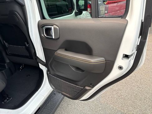 New 2026 Jeep Wrangler Unlimited Sahara AWD/4WD image 24