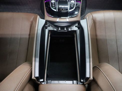 Used 2017 Mercedes-Benz E 300 4MATIC image 29