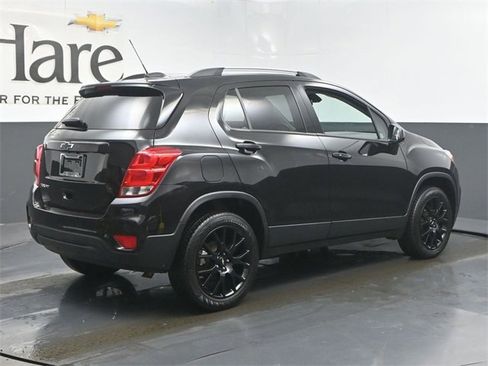 Used 2022 Chevrolet Trax LT w/ Midnight Edition image 49
